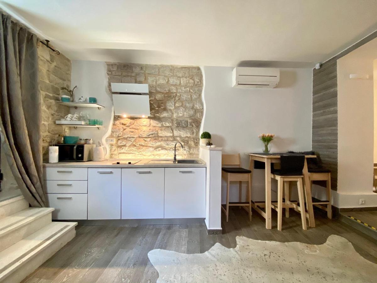 Apartments & Rooms Dujam Split Bagian luar foto