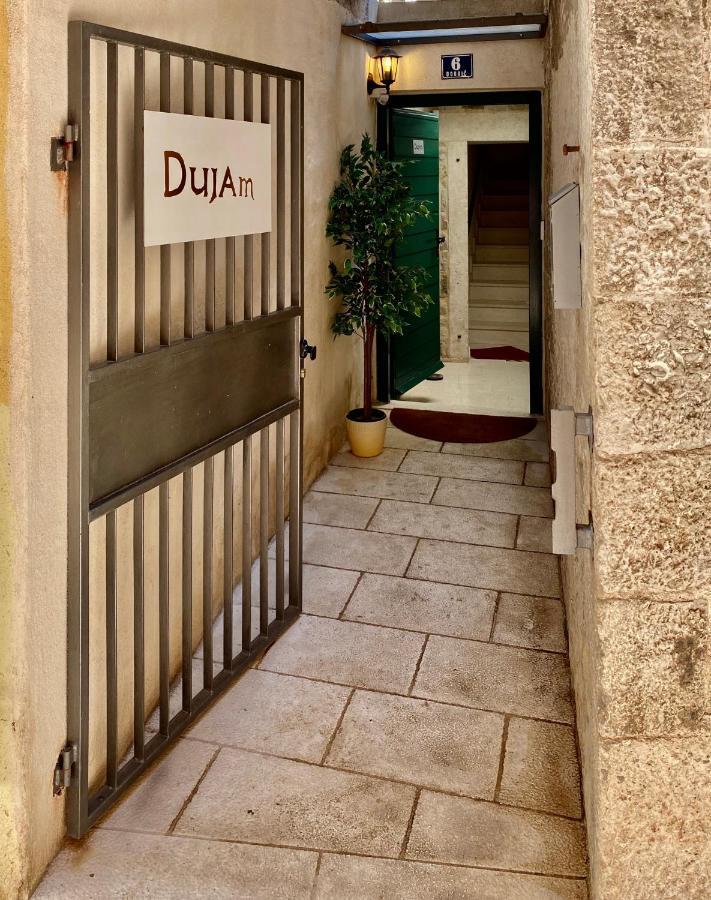 Apartments & Rooms Dujam Split Bagian luar foto