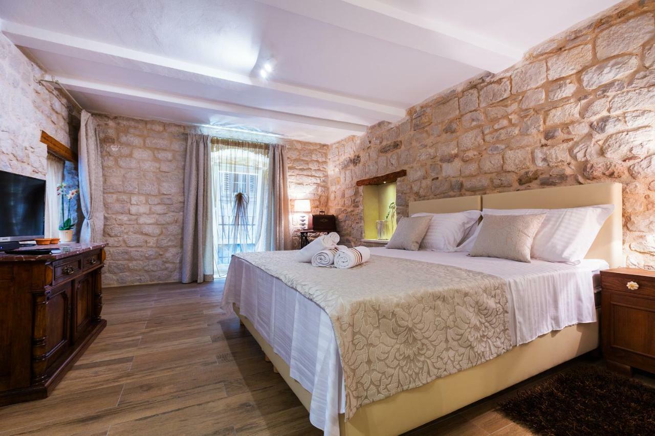 Apartments & Rooms Dujam Split Bagian luar foto