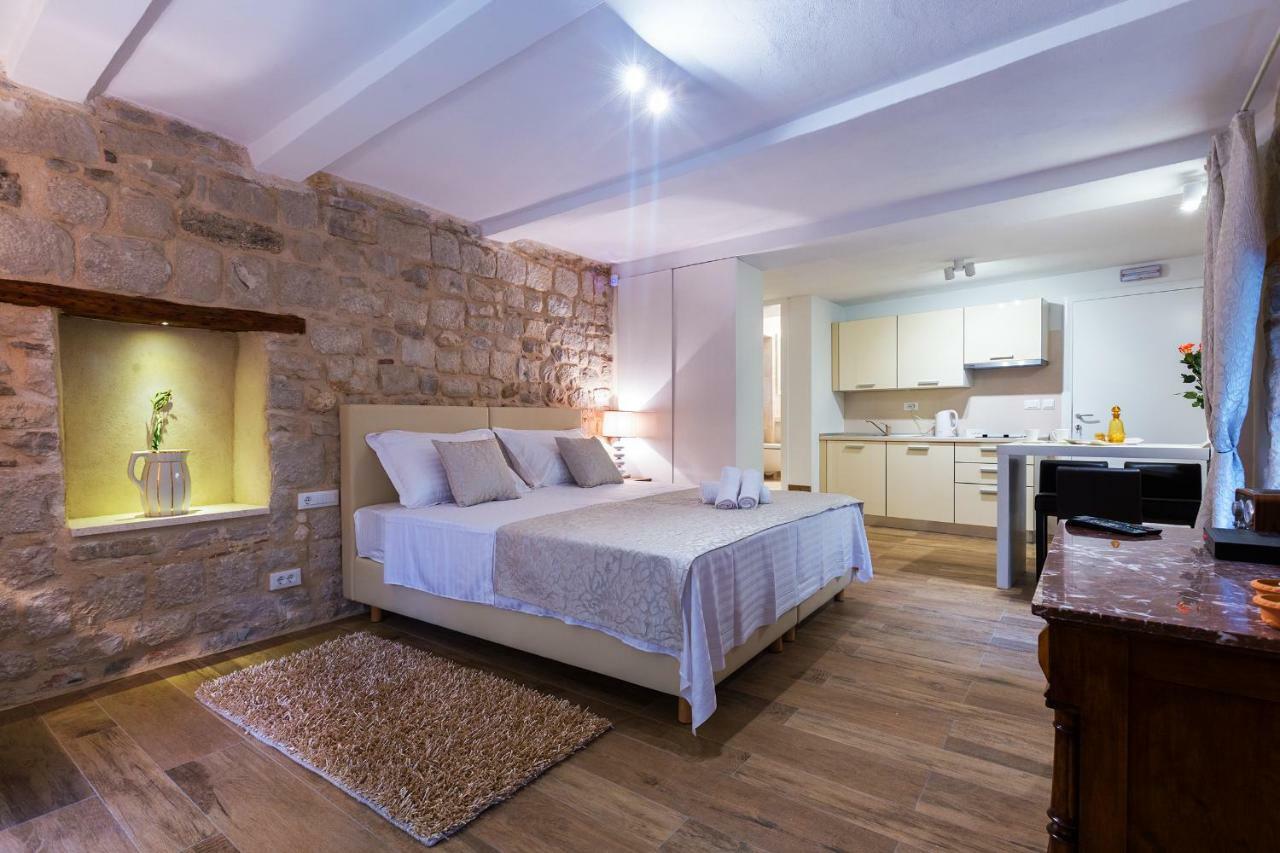 Apartments & Rooms Dujam Split Bagian luar foto