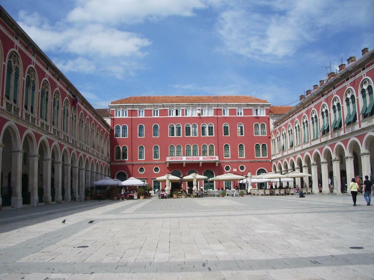 Apartments & Rooms Dujam Split Bagian luar foto