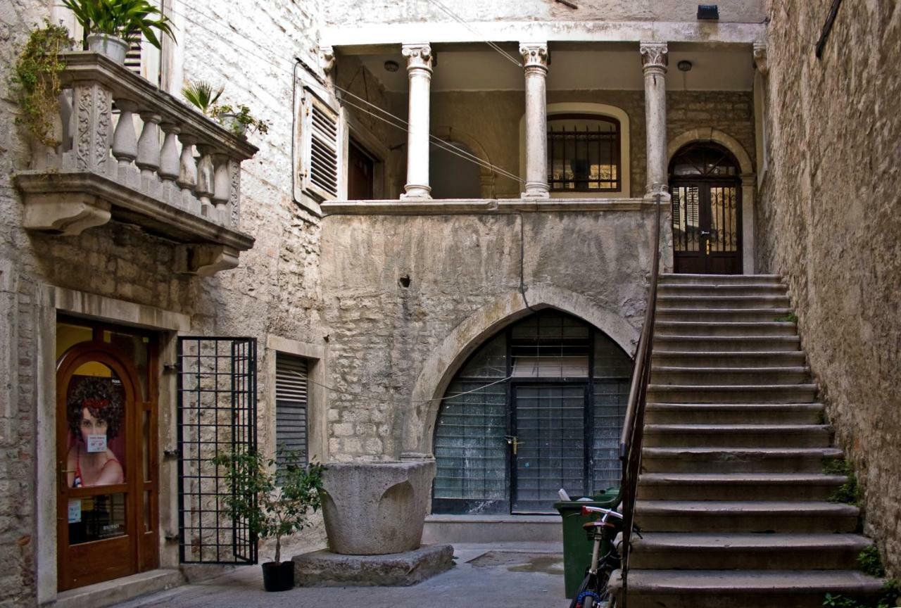 Apartments & Rooms Dujam Split Bagian luar foto