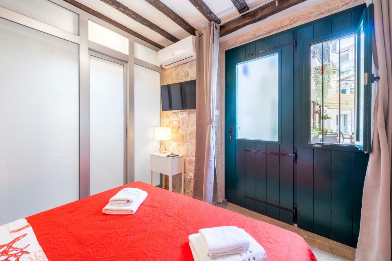 Apartments & Rooms Dujam Split Bagian luar foto
