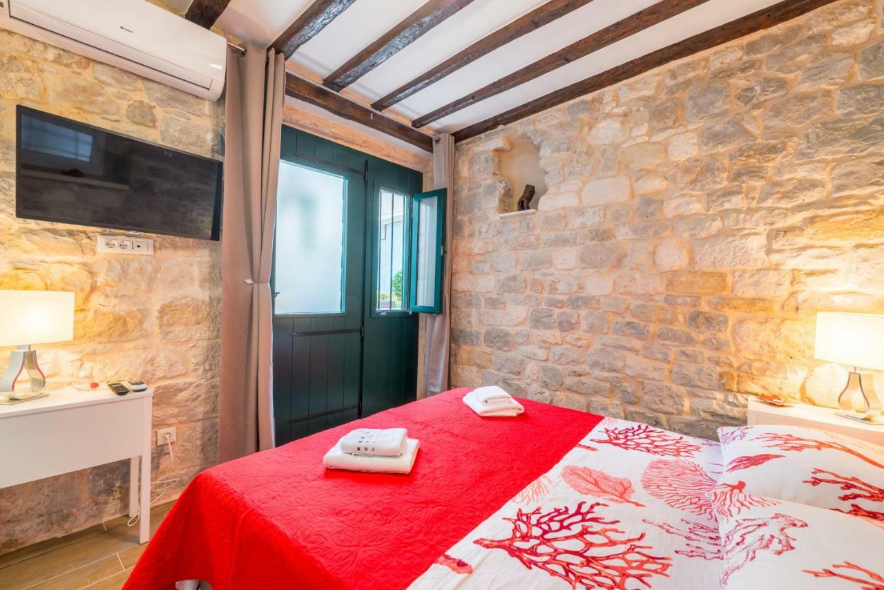 Apartments & Rooms Dujam Split Bagian luar foto